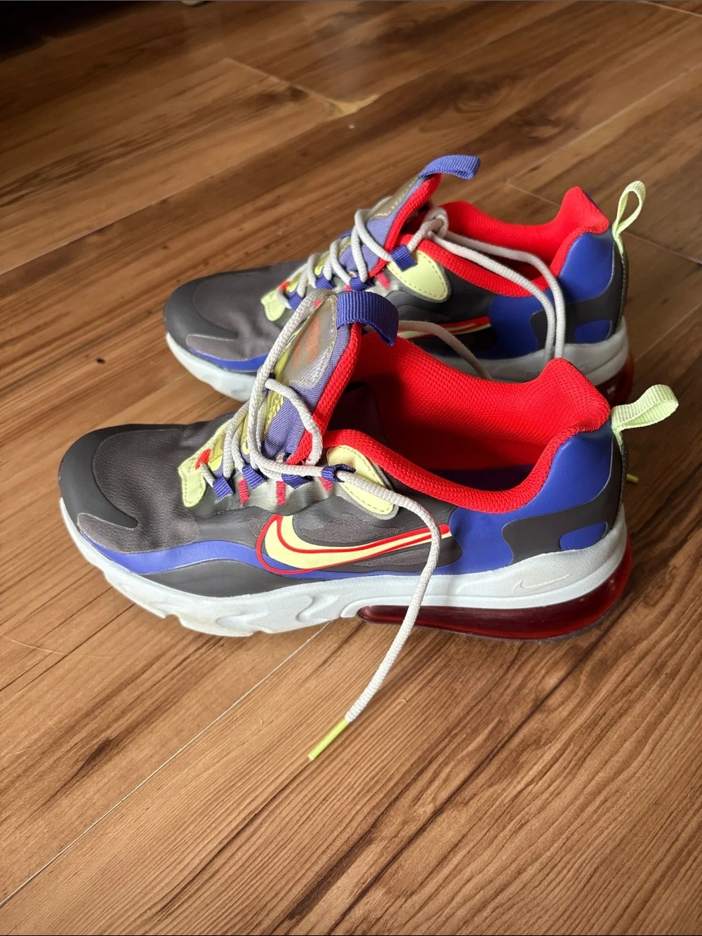 Nike 270 react sneakers